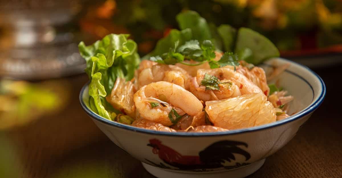 découvrez les saveurs exquises de la cuisine thaïlandaise avec des plats authentiques et épicés. explorez une variété de recettes traditionnelles, d'ingrédients frais et d'arômes envoûtants qui éveilleront vos sens. plongez dans un voyage culinaire en thaïlande, où chaque bouchée est une explosion de goûts.