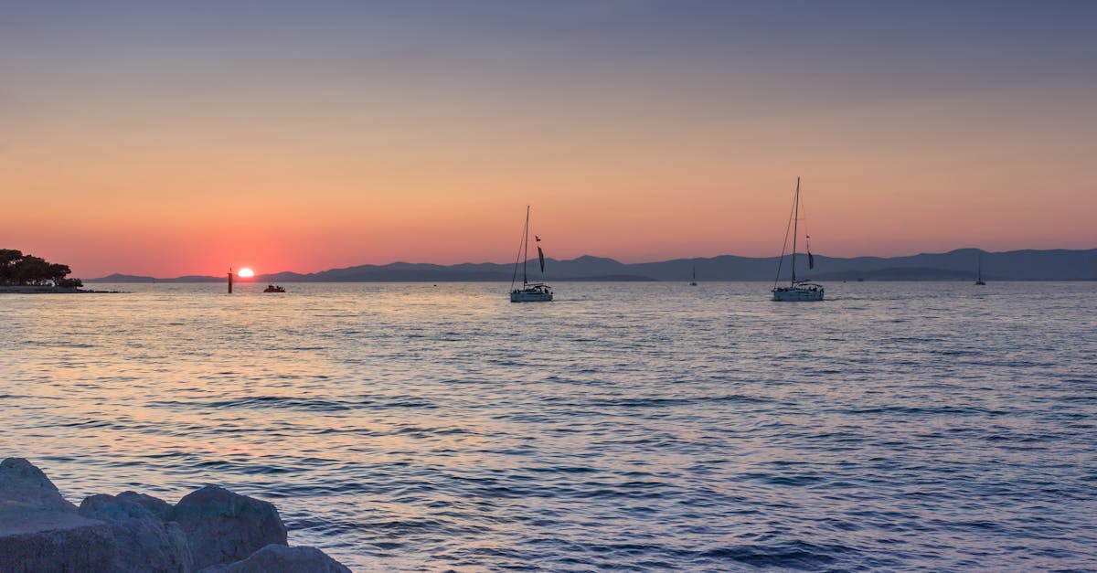 découvrez la beauté de la croatie, un pays offrant des paysages à couper le souffle, des plages idylliques et une riche histoire culturelle. explorez ses villes historiques comme dubrovnik et split, et laissez-vous séduire par sa délicieuse cuisine méditerranéenne et ses parcs nationaux préservés.