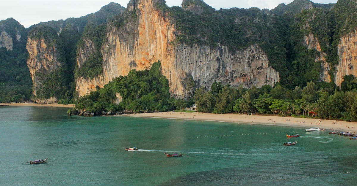 découvrez des destinations de rêve qui éveilleront votre imagination et stimuleront votre esprit d'aventure. que vous cherchiez des plages idylliques, des montagnes majestueuses ou des villes animées, explorez des lieux qui feront de vos vacances une expérience inoubliable.