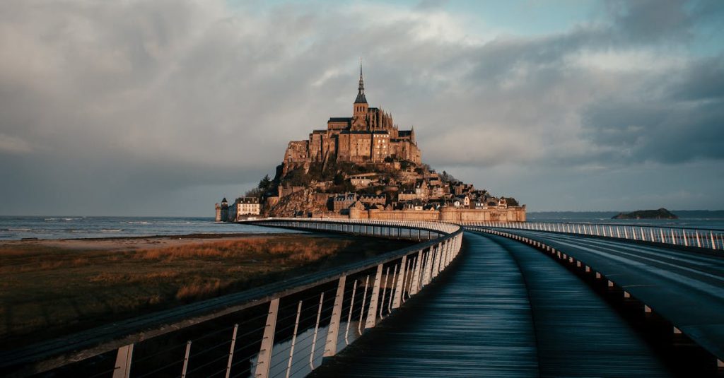 découvrez les îles françaises, un véritable paradis naturel alliant plages de sable fin, paysages à couper le souffle et une culture riche. explorez des destinations iconiques comme la corse, la guadeloupe et la réunion pour des vacances inoubliables au cœur de l'atlantique et de l'océan indien.