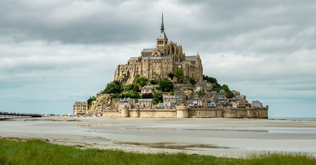 découvrez les îles françaises, des trésors cachés au cœur de l'atlantique et de la méditerranée. plages de sable fin, paysages pittoresques et culture unique vous attendent sur ces destinations idylliques.