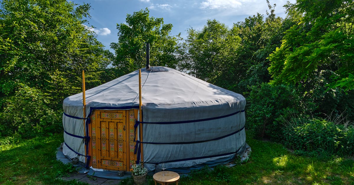 découvrez le gers, une région française authentique au cœur de la gascogne. entre ses paysages verdoyants, ses richesses culturelles et sa gastronomie savoureuse, le gers vous invite à vivre une expérience inoubliable au contact de la nature et des traditions.