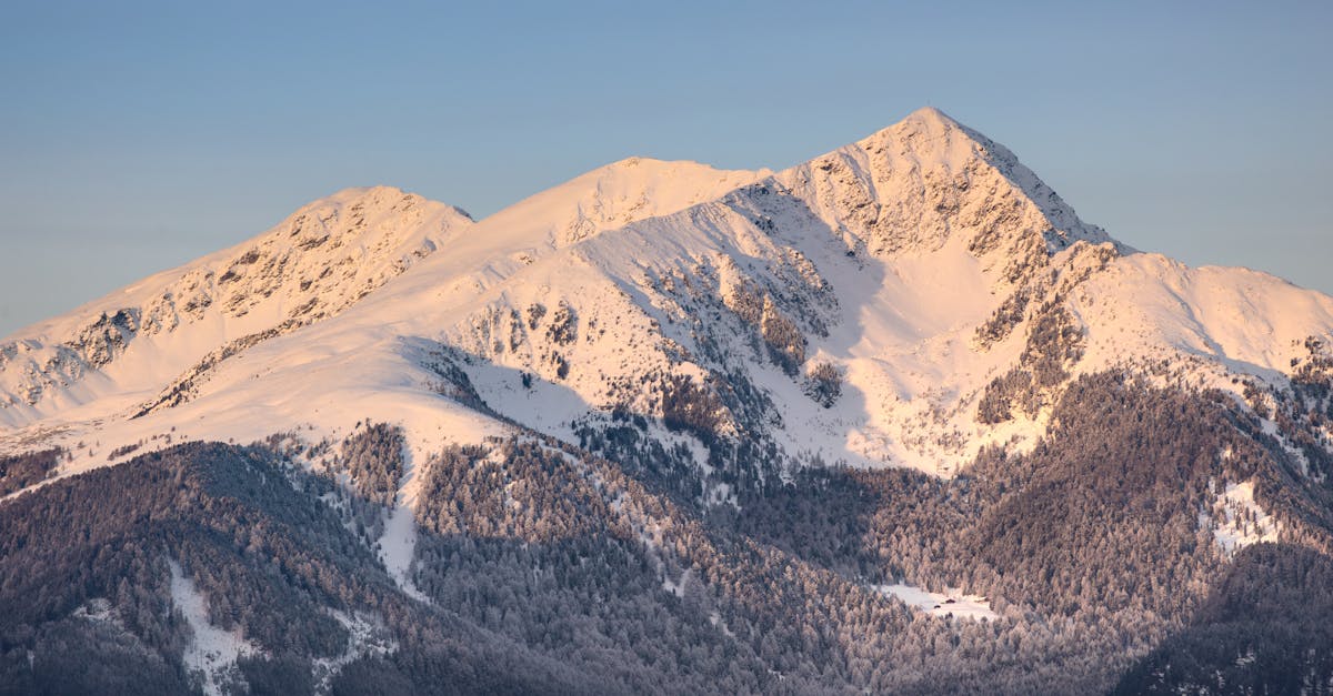 découvrez l'univers enchanteur des panoramas à couper le souffle. explorez des paysages variés qui vous émerveilleront, des sommets majestueux aux côtes spectaculaires. parfait pour les amateurs de nature et de photographie, cette collection de panoramas vous invite à vous évader et à apprécier la beauté du monde.