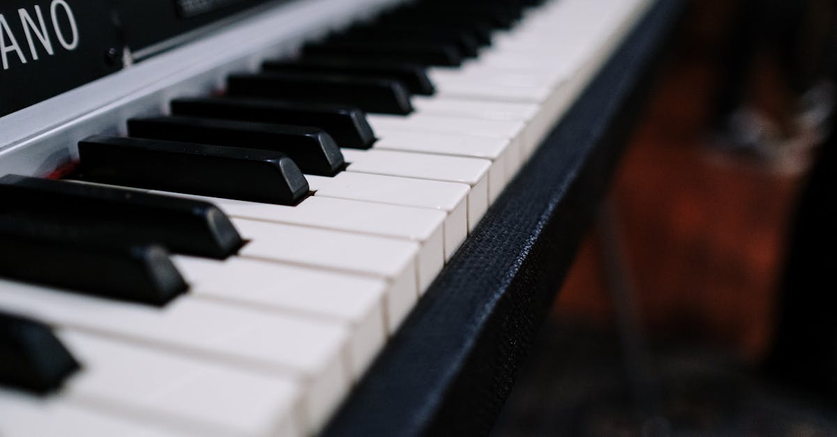 découvrez rhodes, l'île enchanteresse de la grèce, célèbre pour ses plages paradisiaques, son histoire fascinante et son vieux port médiéval inscrit au patrimoine mondial de l'unesco. partez à la découverte de ses sites antiques, savourez une cuisine méditerranéenne délicieuse, et profitez d'activités variées dans ce véritable écrin de culture et de paysages.