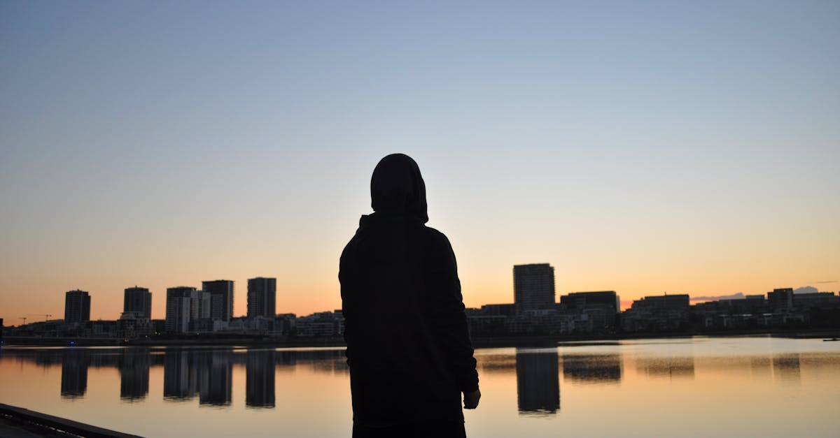 découvrez rhodes, l'une des plus belles îles grecques, célèbres pour ses plages de sable doré, son riche patrimoine historique et ses charmants villages. explorez les ruines antiques, profitez des activités nautiques et savourez la délicieuse cuisine locale dans un cadre idyllique.