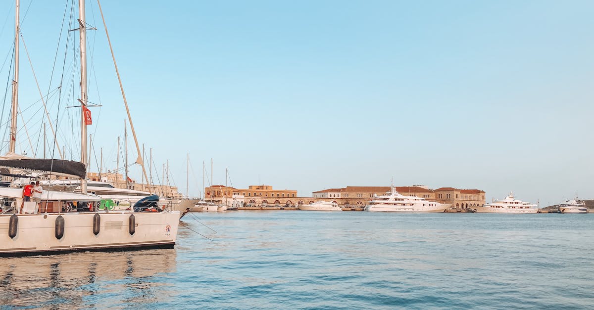 découvrez rhodes, une île grecque fascinante, riche en histoire et en paysages à couper le souffle. profitez de ses plages ensoleillées, de ses sites archéologiques impressionnants et de sa délicieuse cuisine méditerranéenne. explorez la vieille ville classée au patrimoine mondial de l'unesco et vivez une expérience inoubliable sur cette île emblématique.