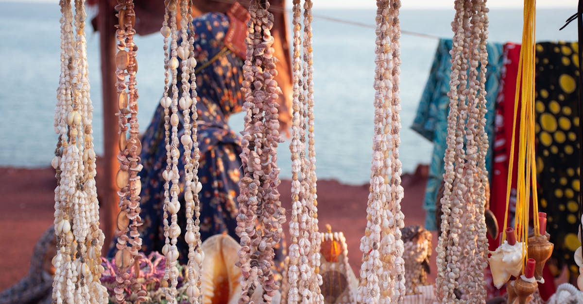 découvrez une collection fascinante de trésors cachés, allant des artefacts historiques aux merveilles naturelles. plongez dans un univers de découvertes et d'émerveillement où chaque trésor raconte une histoire unique.