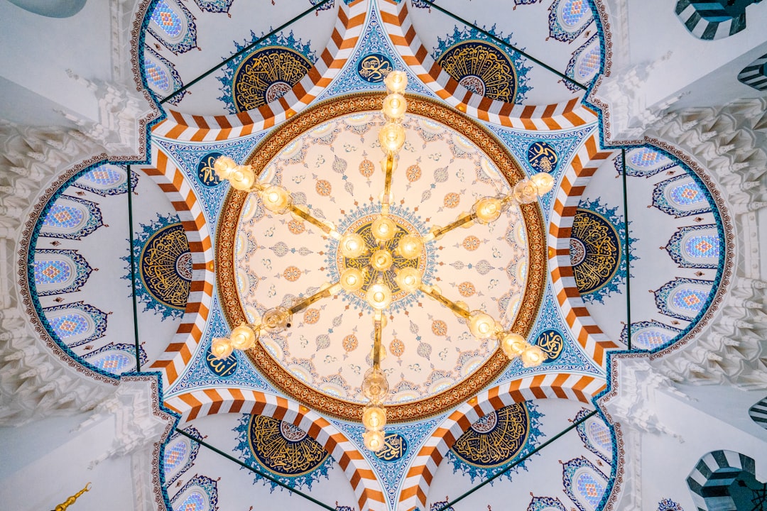 découvrez figari, un charmant village corse au cœur d'une nature préservée, offrant des paysages époustouflants, des plages de sable fin et un riche patrimoine culturel. parfait pour des vacances authentiques et relaxantes.