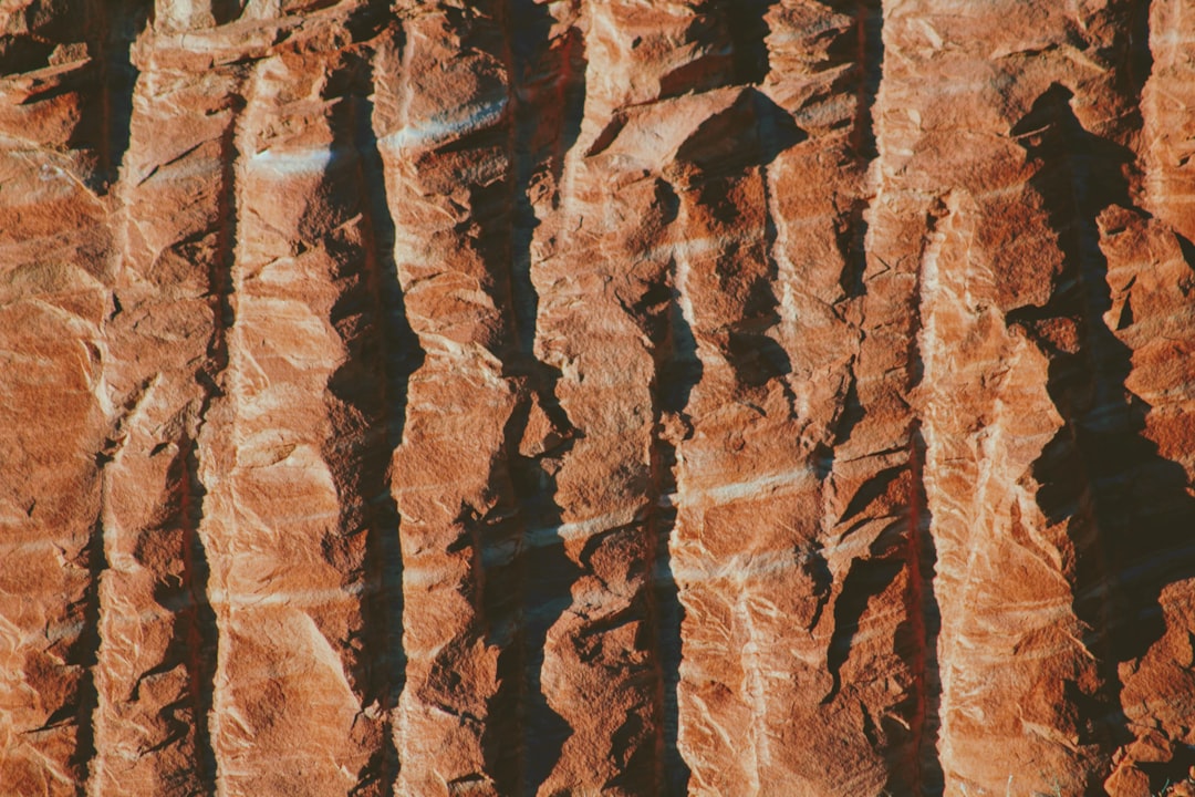 découvrez figari, un charmant village corse réputé pour ses paysages pittoresques, ses plages ensoleillées et son riche patrimoine culturel. idéal pour les amoureux de la nature et les passionnés d'histoire, figari vous invite à explorer ses trésors cachés et à savourer une expérience authentique en plein cœur de la corse.
