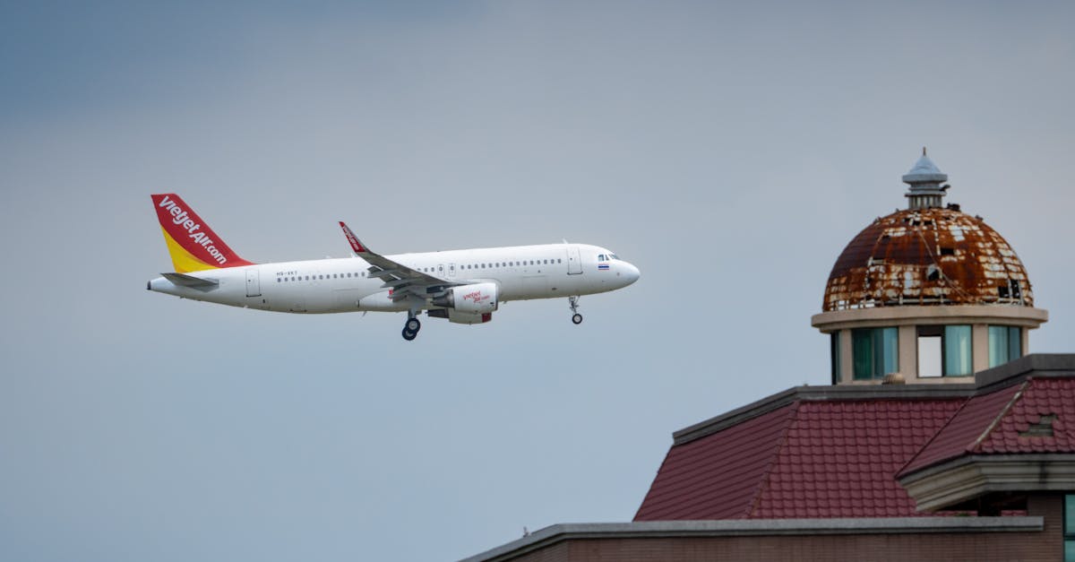 découvrez l'aéroport de lesquin, porte d'entrée principale de lille et de la région hauts-de-france. infos vols, accès, services et parkings pour un voyage facile et rapide.