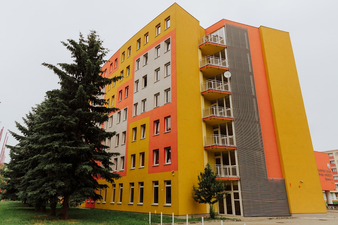 trouvez facilement les meilleures options d’hébergement adaptées à vos besoins et à votre budget. comparez hôtels, appartements ou maisons pour un séjour inoubliable dans la destination de votre choix.