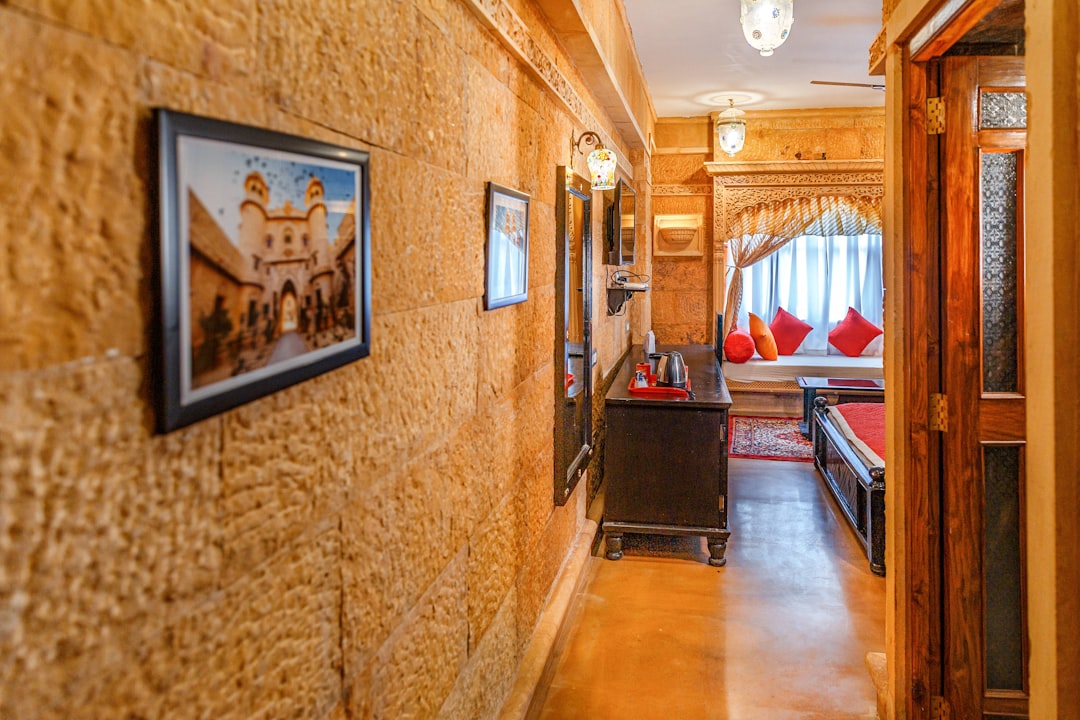 découvrez nos solutions d’hébergement confortables et adaptées à tous vos besoins, que ce soit pour un séjour professionnel, touristique ou de longue durée. réservez facilement le logement idéal au meilleur prix.