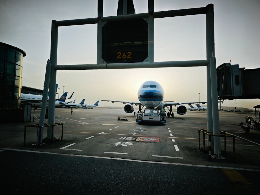 réservez votre transfert aéroport rapide et sécurisé. profitez d’un service fiable, ponctuel et confortable pour tous vos trajets entre l’aéroport et votre destination. réservation facile en ligne !