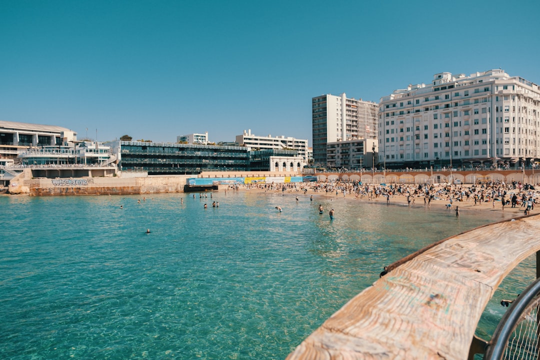 découvrez les meilleures activités à ibiza : plages paradisiaques, sports nautiques, clubs emblématiques, excursions en bateau et paysages naturels pour des vacances inoubliables sur l'île blanche.