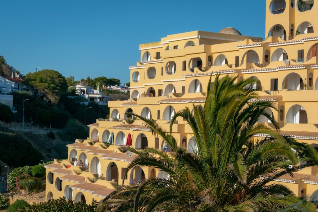 découvrez les meilleures options d'hébergement à majorque : hôtels, appartements et villas pour un séjour inoubliable sur cette île méditerranéenne.