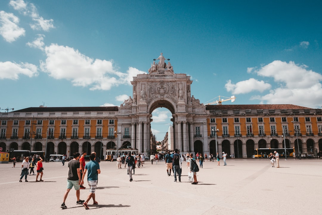 découvrez lisbonne, la capitale envoûtante du portugal, avec ses ruelles pittoresques, ses monuments historiques et sa délicieuse cuisine locale.