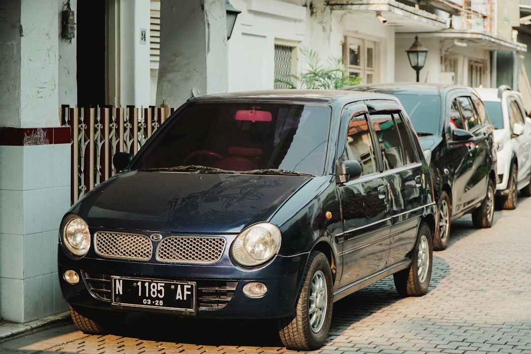 louez une voiture en sicile pour explorer ses paysages magnifiques et ses sites historiques avec liberté et confort. réservez dès maintenant votre véhicule adapté à vos besoins.