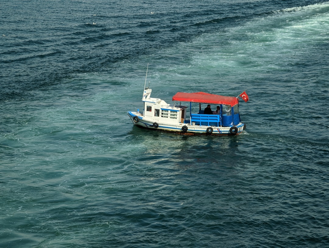 réservez votre ferry pour la sicile et profitez de traversées rapides et confortables entre l'italie et la plus belle île méditerranéenne. offres spéciales et horaires flexibles disponibles.
