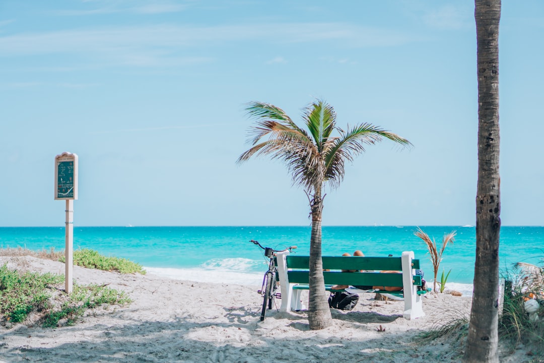 découvrez les plages tropicales paradisiaques, idéales pour des vacances au soleil entre sable fin et eaux turquoise.