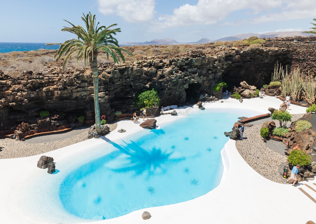 découvrez les meilleures options d'hébergement à lanzarote, alliant confort, qualité et emplacement idéal pour un séjour inoubliable sur cette île volcanique des canaries.