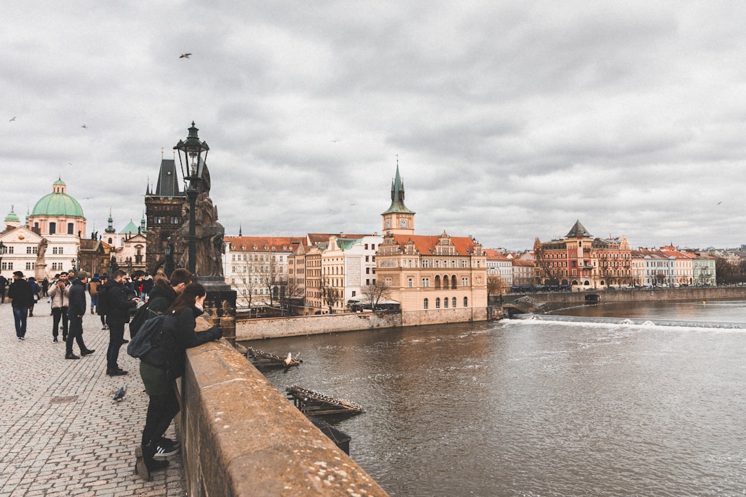 découvrez notre guide complet pour un weekend à prague : itinéraires, activités incontournables, bons plans et conseils pour profiter pleinement de la capitale tchèque.