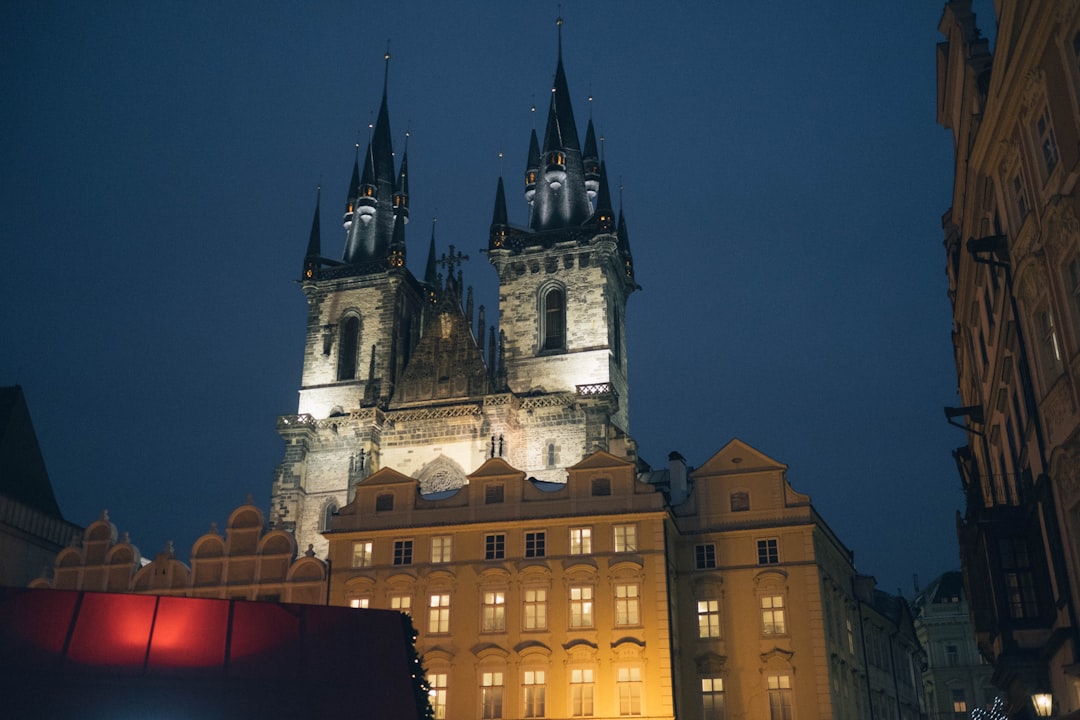découvrez notre guide complet pour un week-end à prague : lieux incontournables, activités, conseils pratiques et bonnes adresses pour profiter pleinement de la capitale tchèque.