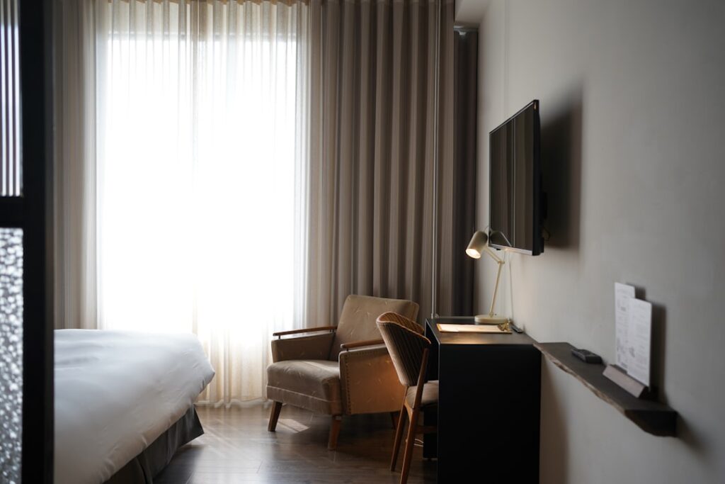 découvrez des hébergements confortables et adaptés à vos besoins pour un séjour agréable.