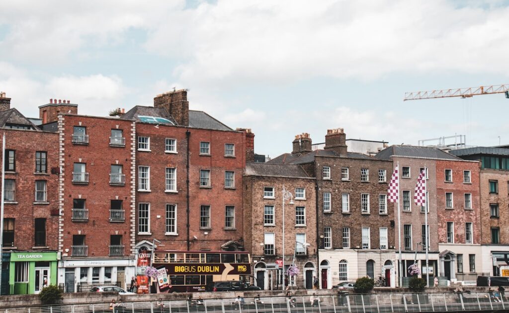 découvrez les meilleures options d'hébergement à dublin, alliant confort, emplacement central et excellent rapport qualité-prix pour un séjour inoubliable.