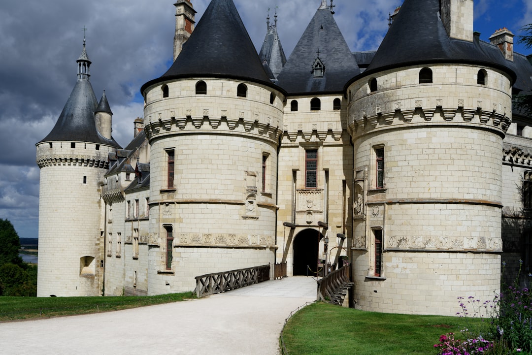 découvrez les magnifiques châteaux de la loire, joyaux historiques et architecturaux au cœur de la vallée de la loire, entre histoire, culture et paysages splendides.