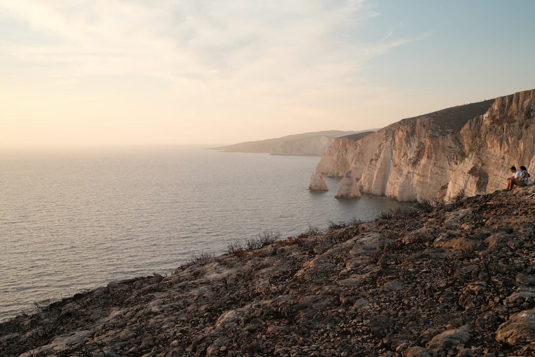 découvrez les merveilles marines : une exploration fascinante de la vie sous-marine, des écosystèmes colorés et des créatures étonnantes des océans.