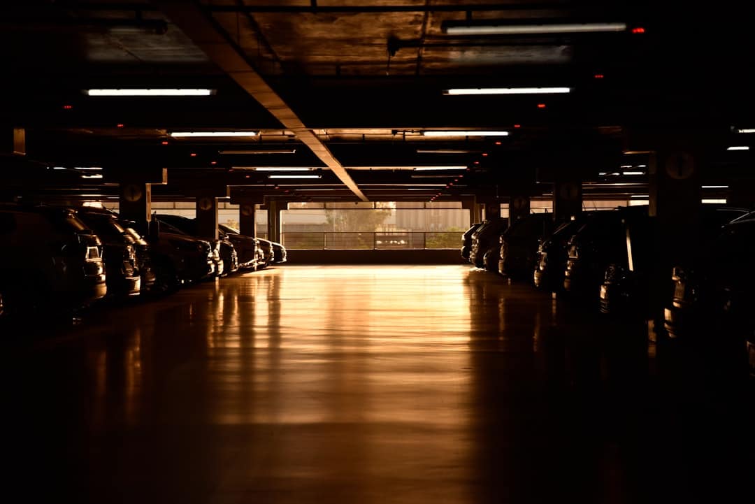 découvrez nos services de parking à l'aéroport, sécurisés et pratiques, pour un départ serein et un retour sans stress.