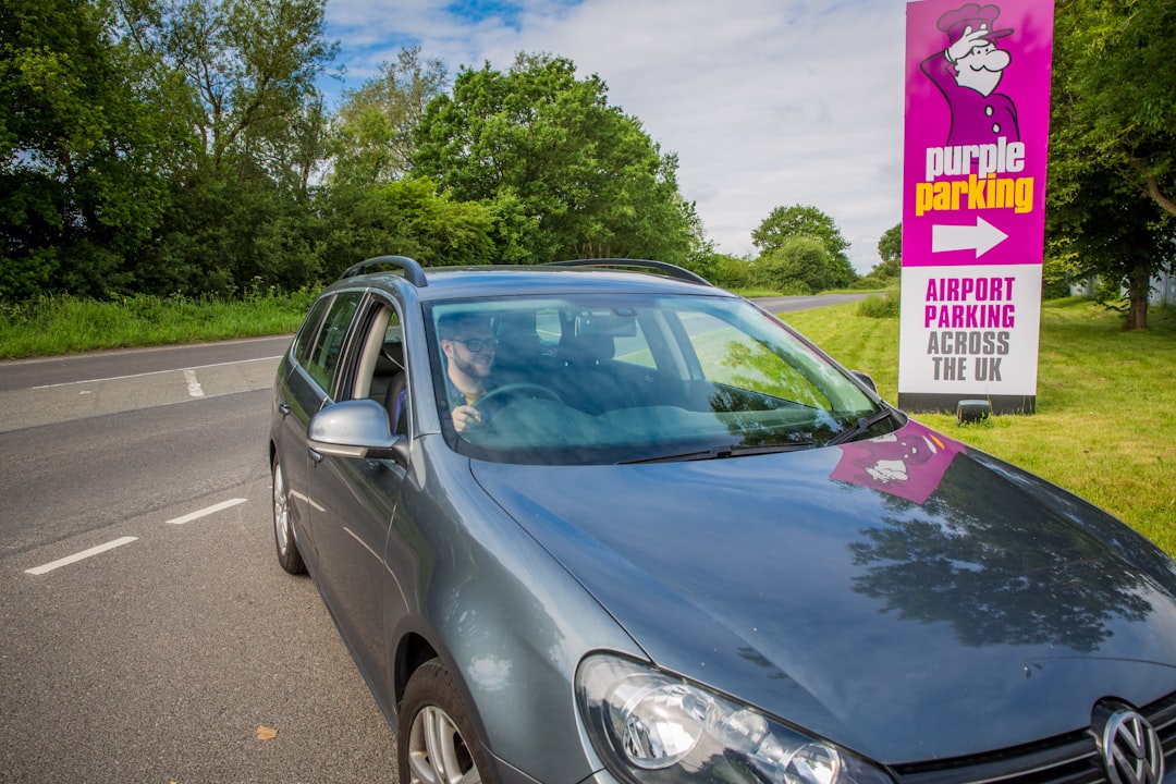 réservez votre parking d'aéroport sécurisé et économique pour un voyage sans stress. profitez d'un accès rapide et pratique près de l'aéroport.