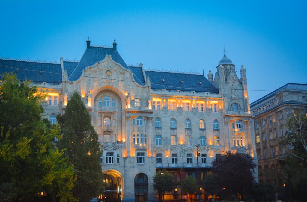 les meilleures options d’hébergement à Budapest trouvez les meilleures accommodations à budapest pour un séjour confortable et inoubliable. découvrez hôtels, appartements et options adaptées à tous les budgets.