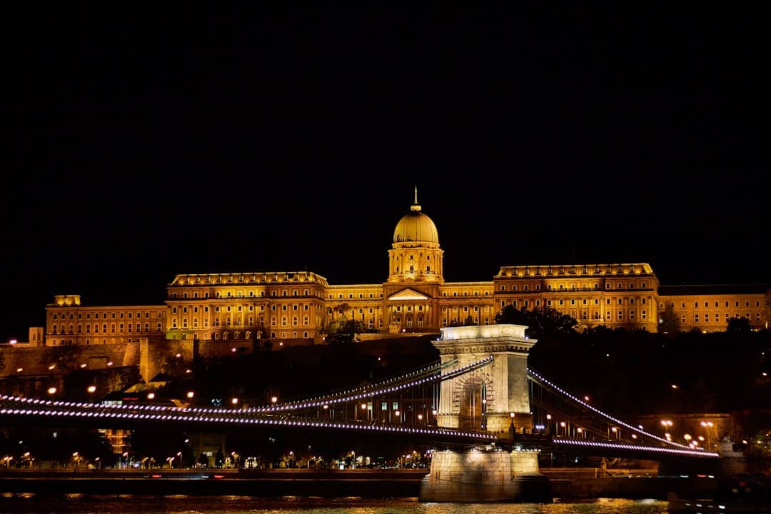 découvrez les meilleures options d'hébergement à budapest pour un séjour inoubliable, alliant confort, emplacement idéal et excellent rapport qualité-prix.