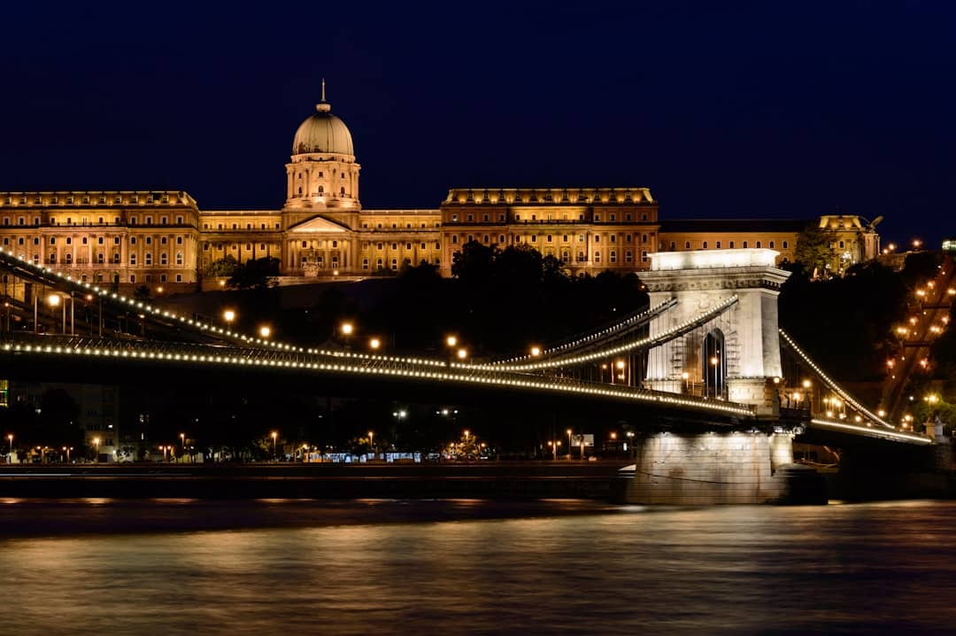 découvrez les meilleures options d'hébergement à budapest, alliant confort, qualité et budget pour un séjour inoubliable dans la capitale hongroise.