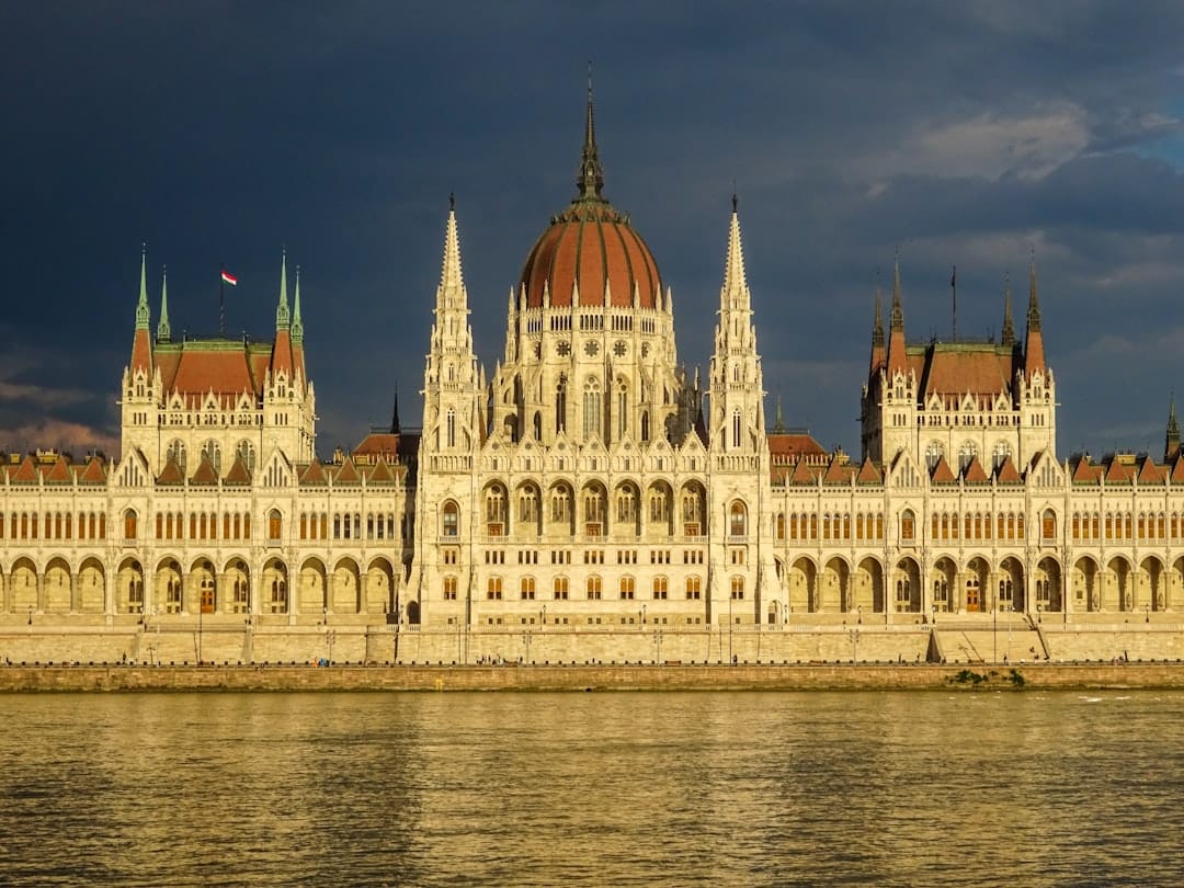 découvrez les meilleures options d'hébergement à budapest pour un séjour confortable et mémorable, alliant qualité, emplacement idéal et tarifs compétitifs.