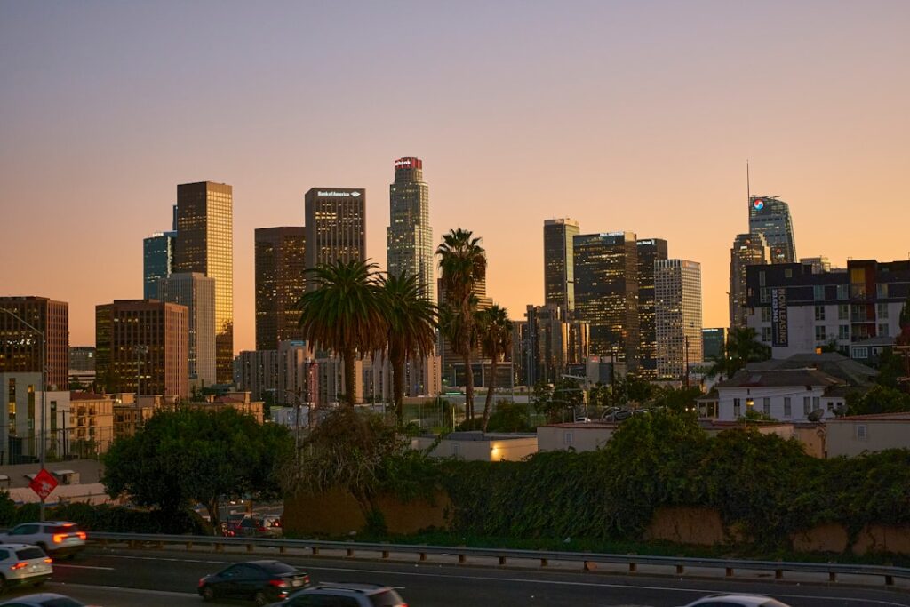 Les meilleures options d’hébergement à Los Angeles découvrez les meilleures options d'hébergement à los angeles, des hôtels de luxe aux locations abordables, pour un séjour confortable et mémorable.
