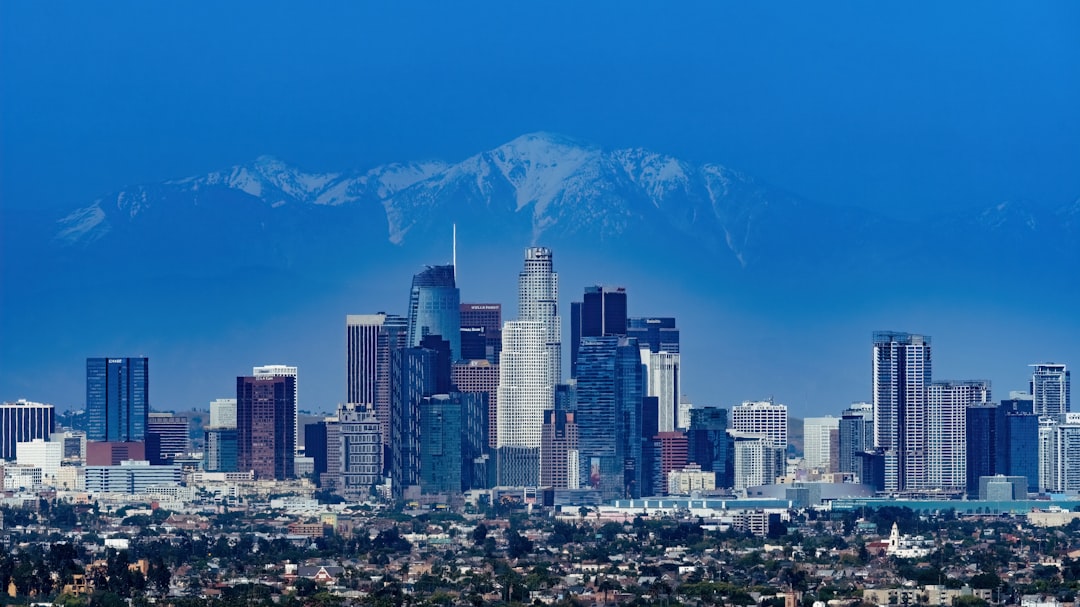découvrez les meilleures options d'hébergement à los angeles, alliant confort, emplacement idéal et tarifs compétitifs pour un séjour inoubliable.