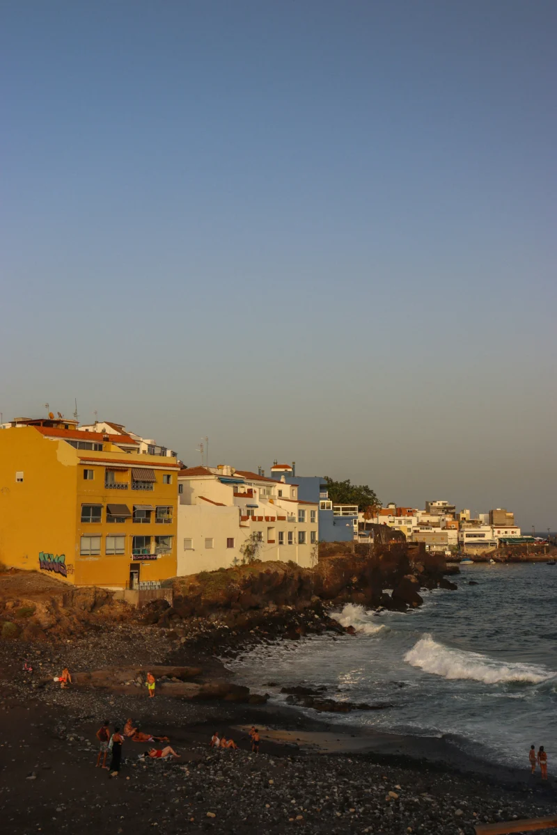 Choisir entre randonnée et farniente : une question de rythme et de priorité à deux