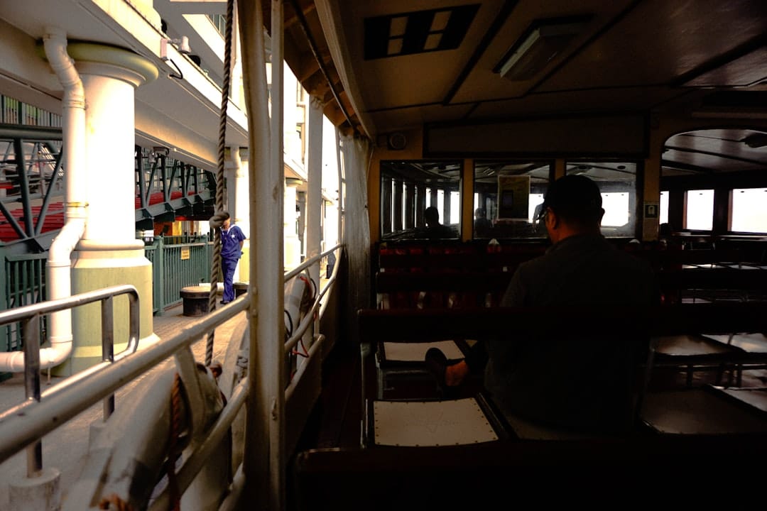 découvrez nos services de ferries fiables et rapides pour vos voyages en mer. réservez facilement vos billets pour traversées côtières et internationales.