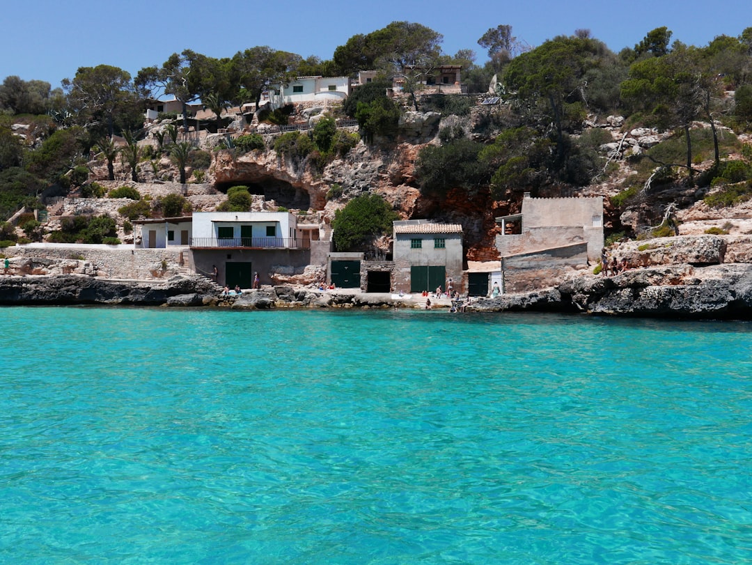 découvrez mallorca, une île paradisiaque offrant plages magnifiques, paysages naturels époustouflants et une riche culture méditerranéenne pour des vacances inoubliables.