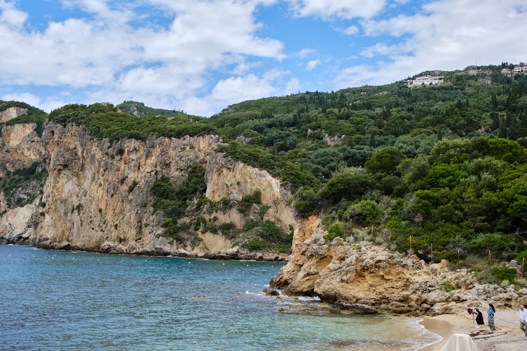 découvrez les activités incontournables à faire en corfou pour profiter pleinement de cette île grecque entre plages paradisiaques, sites historiques et villages pittoresques.