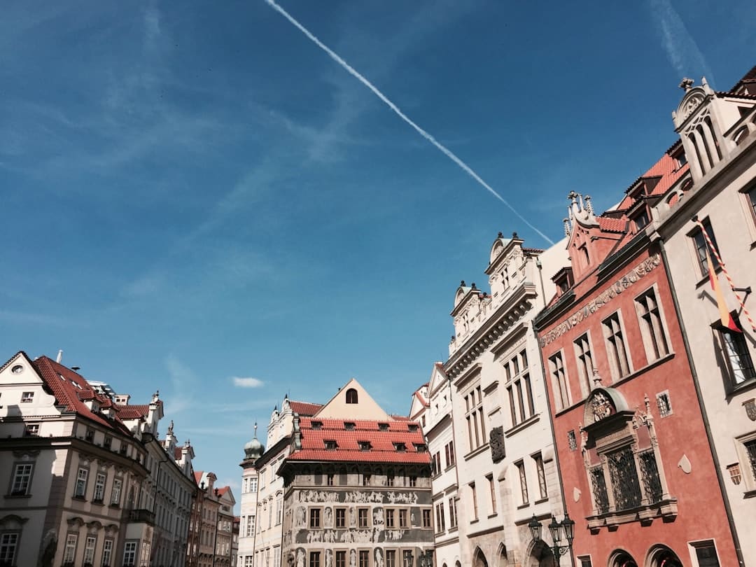découvrez la prague card, votre pass tout-en-un pour explorer prague : accès gratuit aux musées, transports illimités et visites guidées exclusives pour un séjour inoubliable.